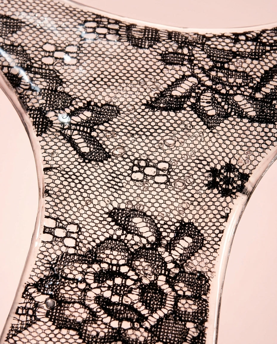 Close-up of the lace inside the clear hydrogel mask